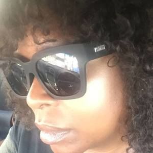 Meet your Posher, Tonya